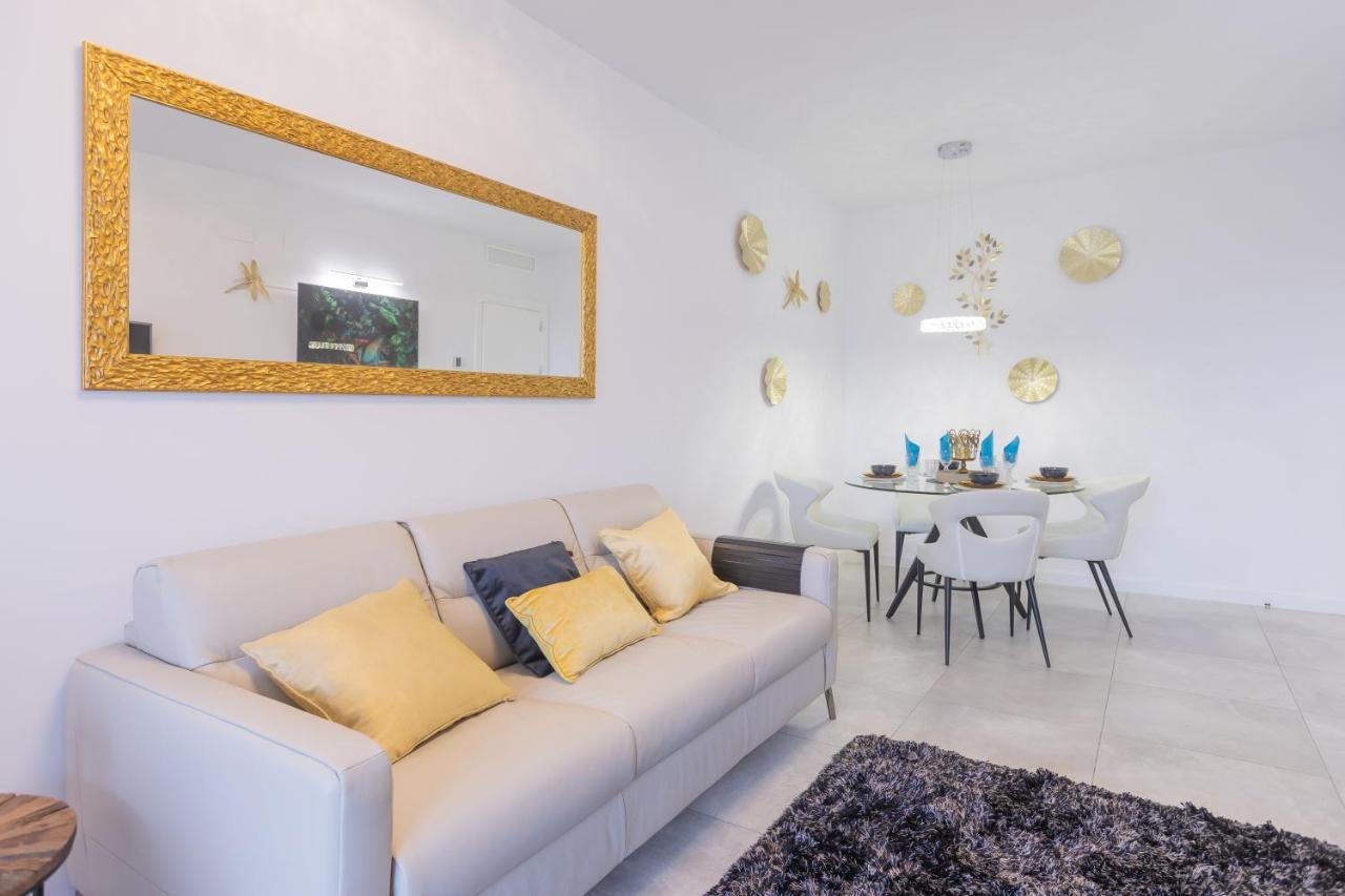 Marbella Luxury Brand New 2-Bedroom Apartment, 3 Min Walk To The Beach! Bagian luar foto