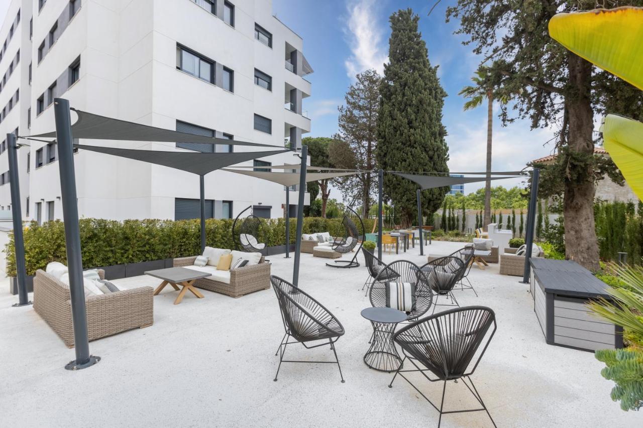 Marbella Luxury Brand New 2-Bedroom Apartment, 3 Min Walk To The Beach! Bagian luar foto