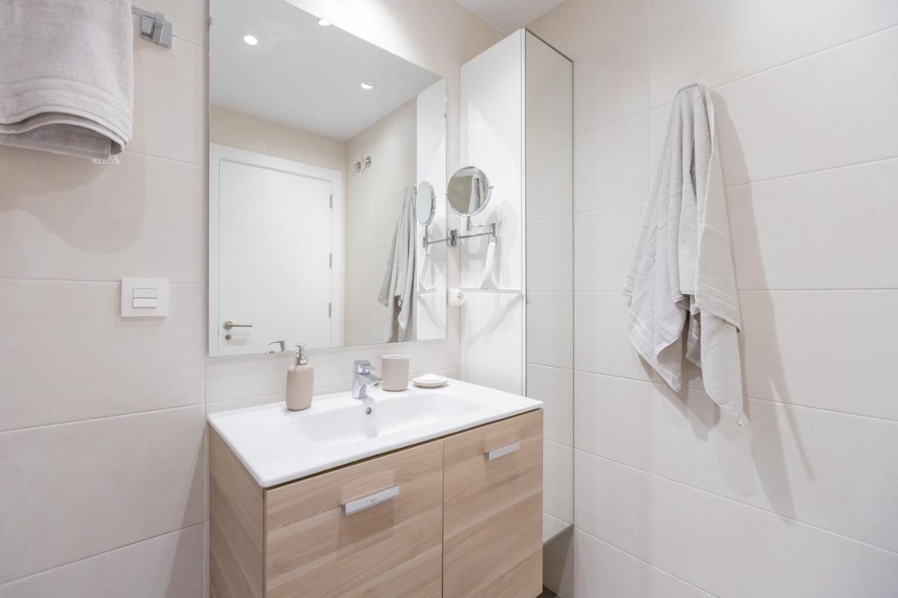 Marbella Luxury Brand New 2-Bedroom Apartment, 3 Min Walk To The Beach! Bagian luar foto