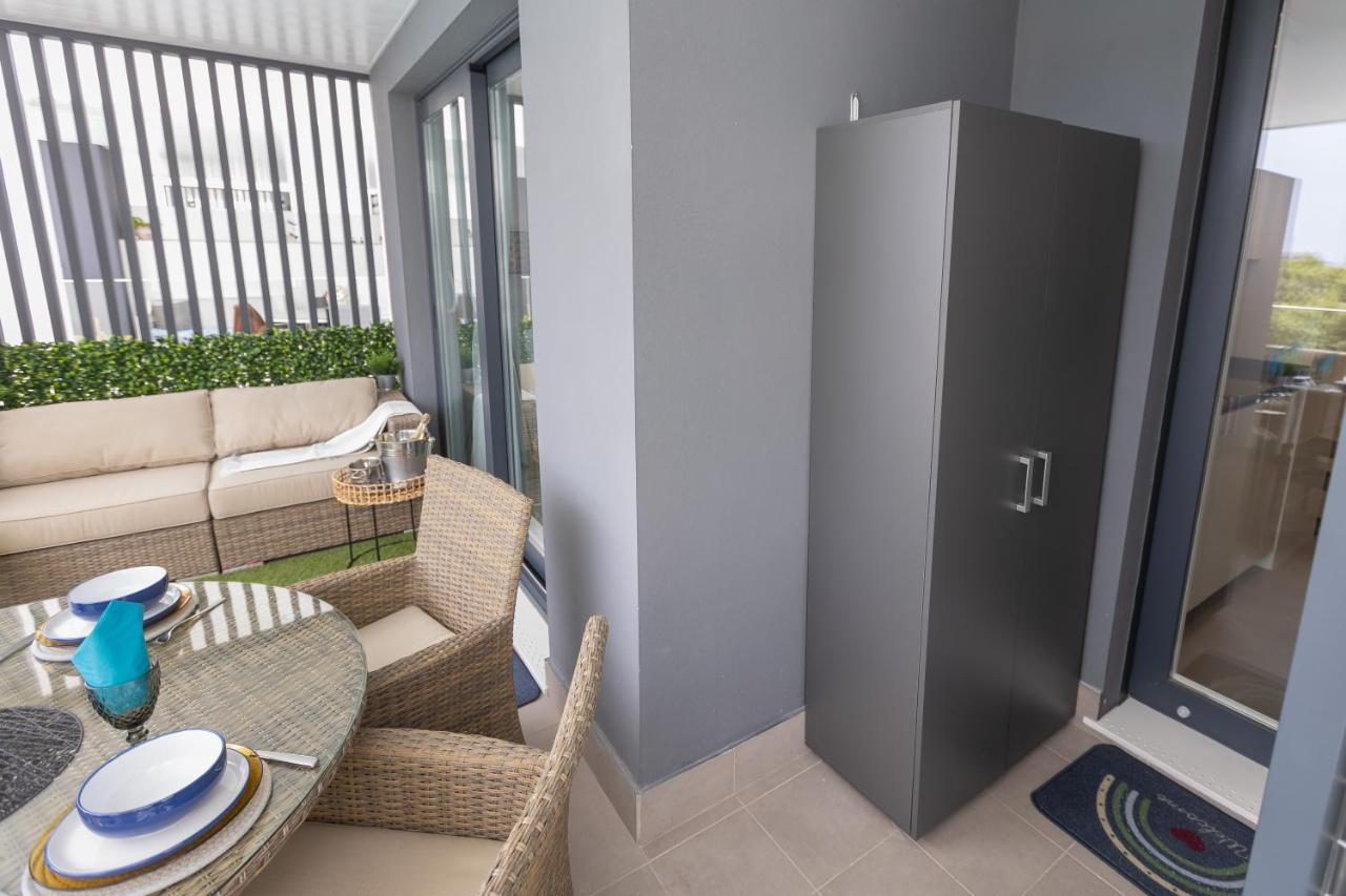 Marbella Luxury Brand New 2-Bedroom Apartment, 3 Min Walk To The Beach! Bagian luar foto