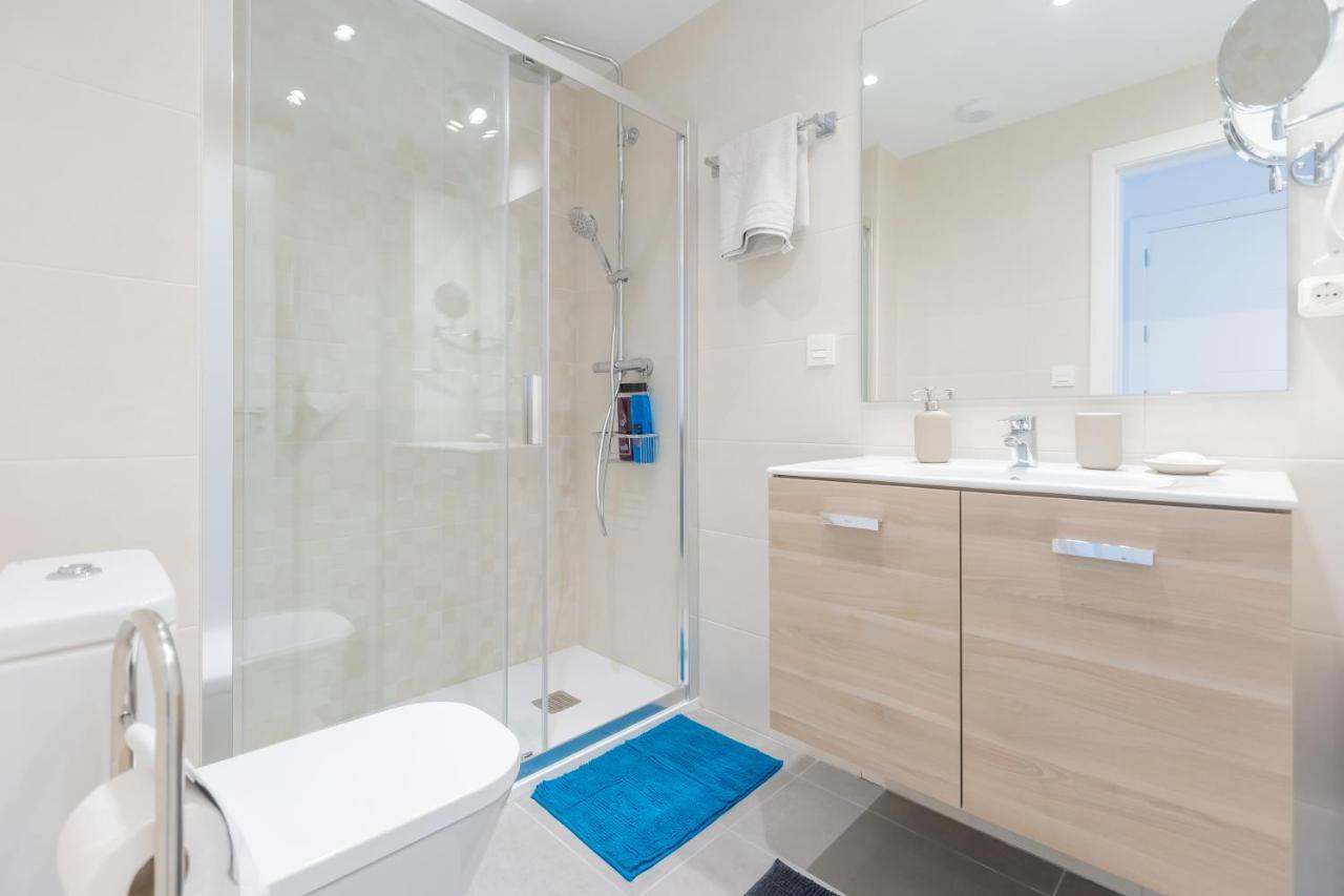 Marbella Luxury Brand New 2-Bedroom Apartment, 3 Min Walk To The Beach! Bagian luar foto