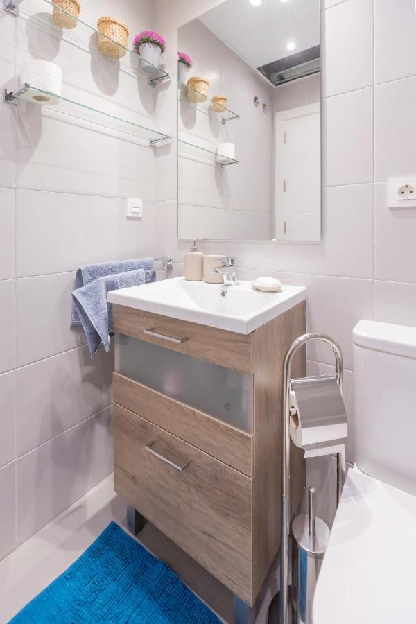 Marbella Luxury Brand New 2-Bedroom Apartment, 3 Min Walk To The Beach! Bagian luar foto